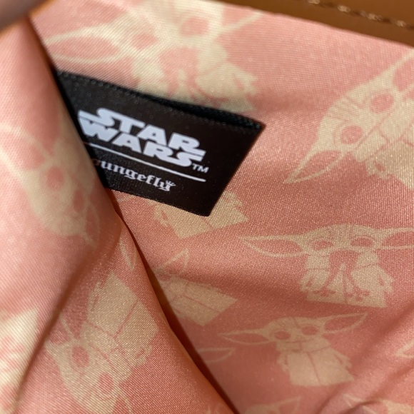 Loungefly Star Wars The Child Brown Zip Wallet - 'Wait For Me' - Picture 8 of 9